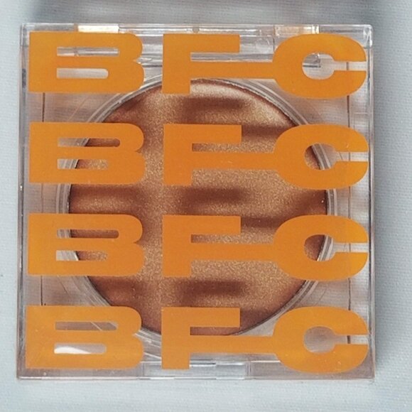 Beauty for Certain - Cream Highlighter - #08 Pearlescent Taupe - Picture 3 of 5